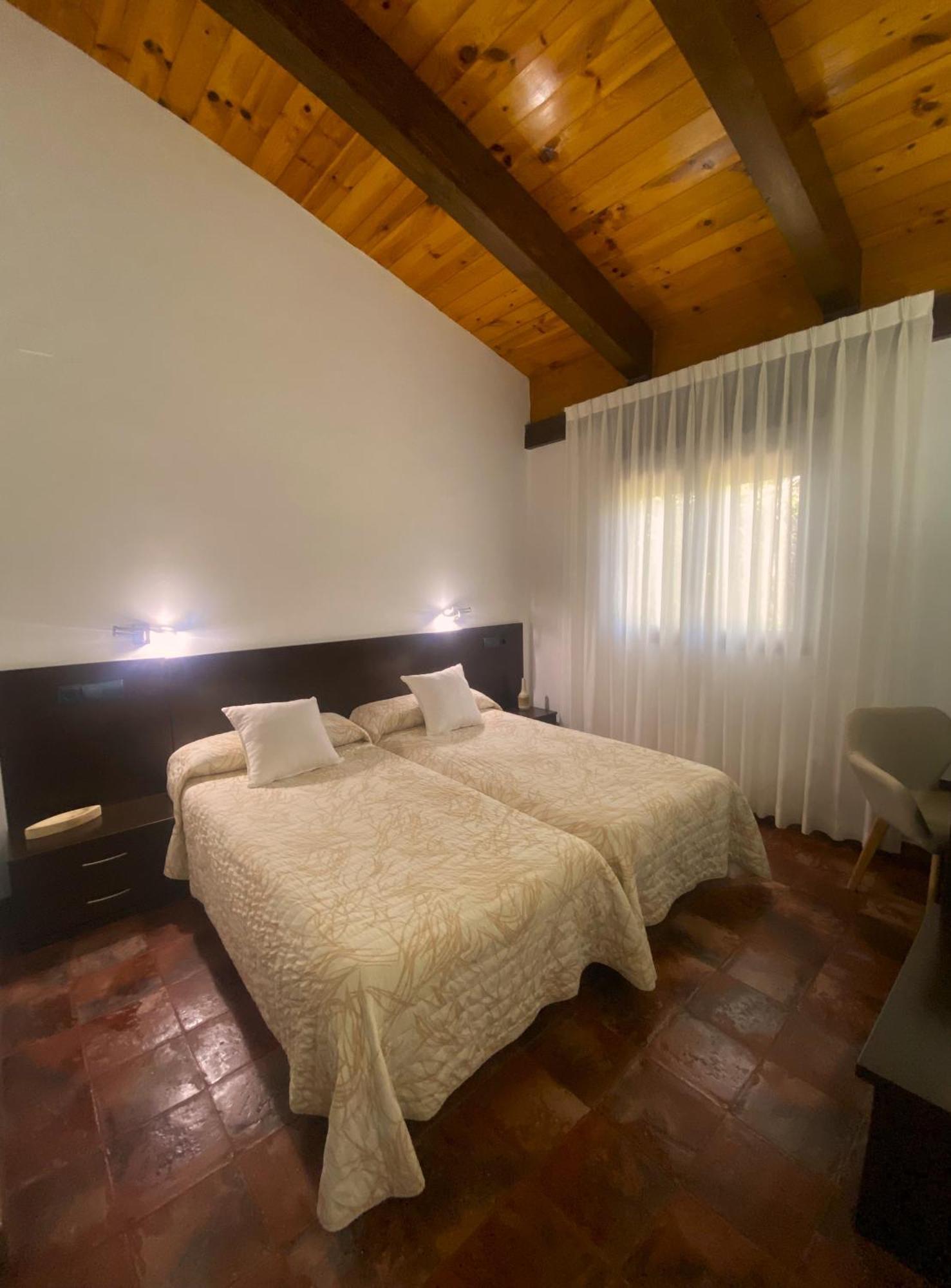 Hostal Pago de Tharsys Requena Exterior foto