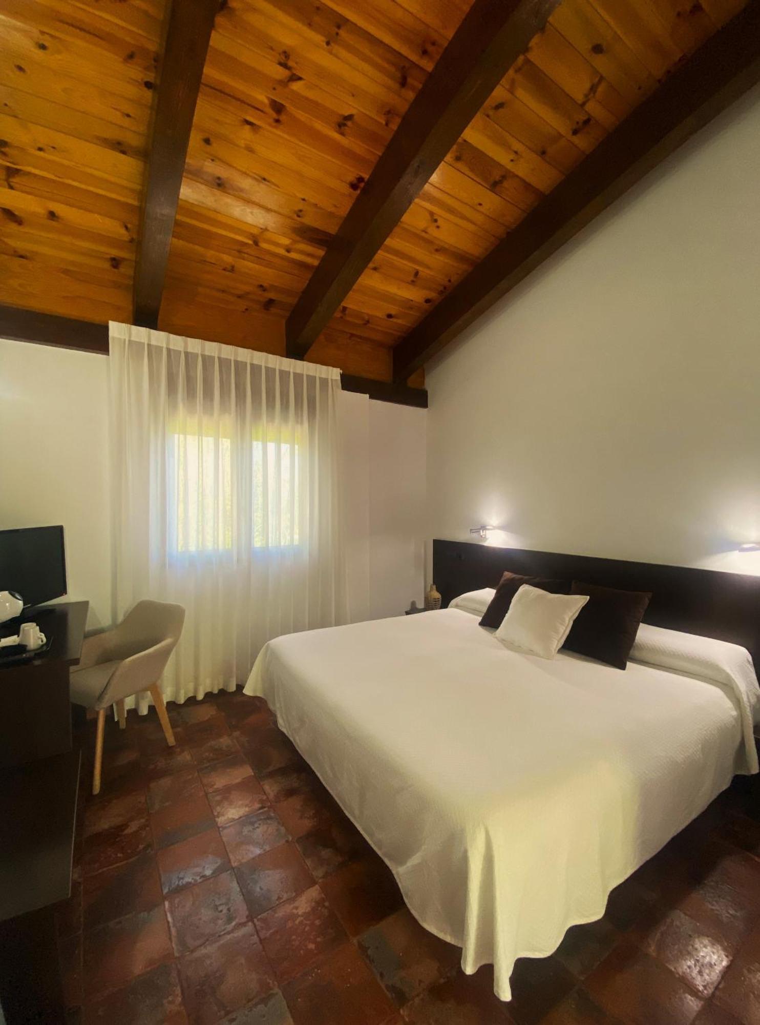 Hostal Pago de Tharsys Requena Exterior foto